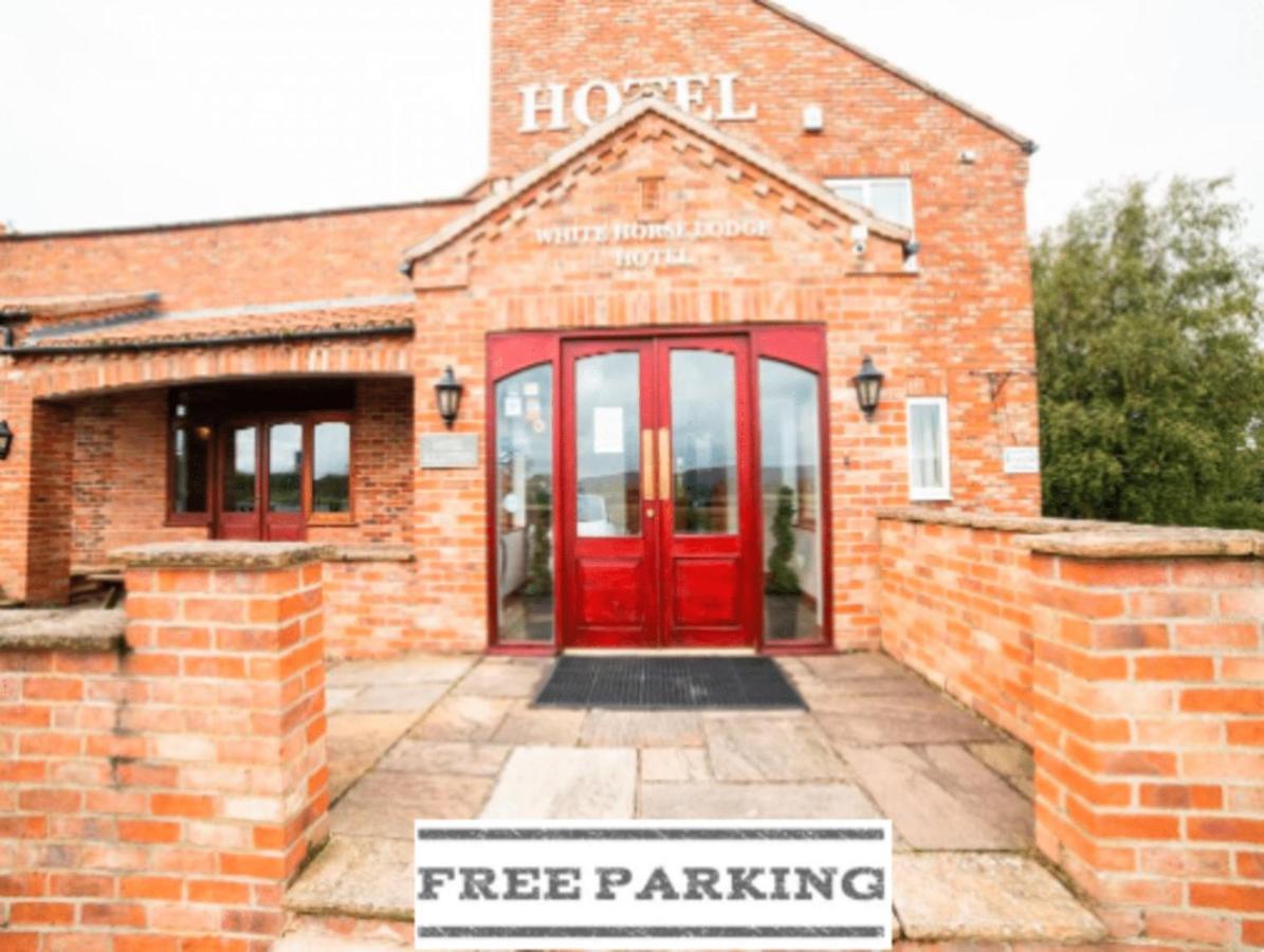 Oyo White Horse Lodge Hotel, East Thirsk Bagby Esterno foto