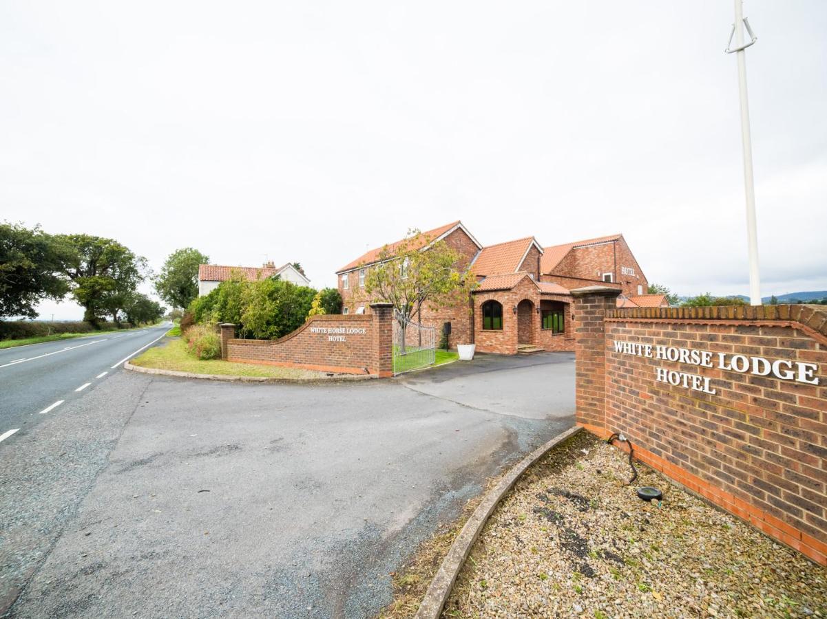 Oyo White Horse Lodge Hotel, East Thirsk Bagby Esterno foto